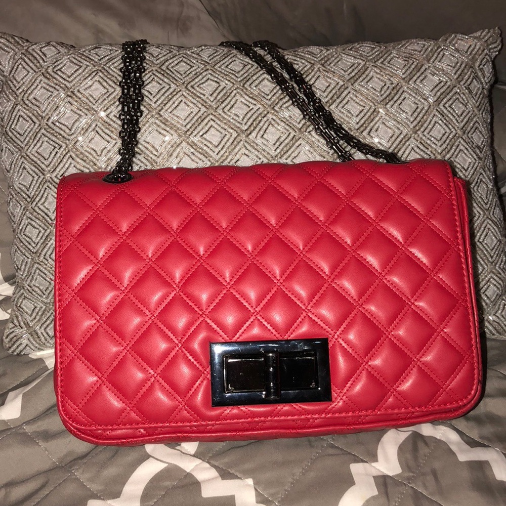 🆕Red quilted purse ♥️NEW NWOT